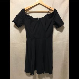 GUESS Off the shoulder dress with short sleeves